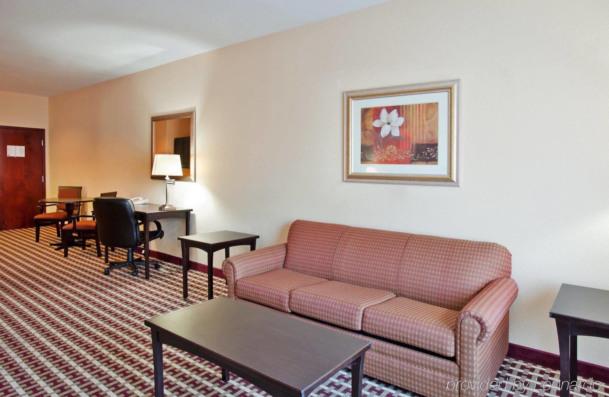 Holiday Inn Express & Suites Laurel, An Ihg Hotel Interior photo