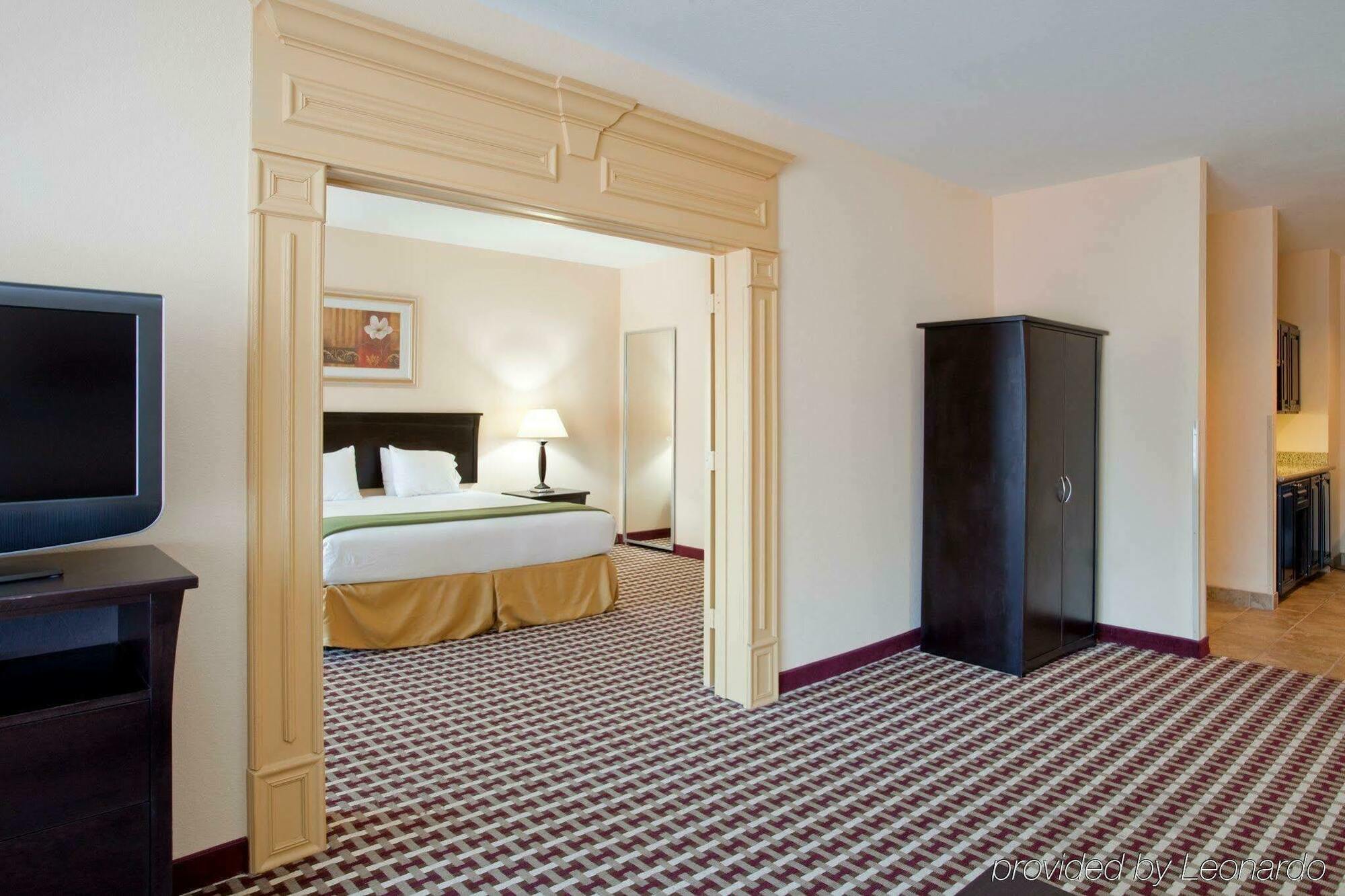 Holiday Inn Express & Suites Laurel, An Ihg Hotel Room photo